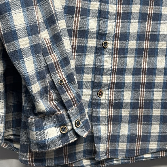 Weatherproof Blue and White Casual Button Down Shirt - Picture 7 of 7